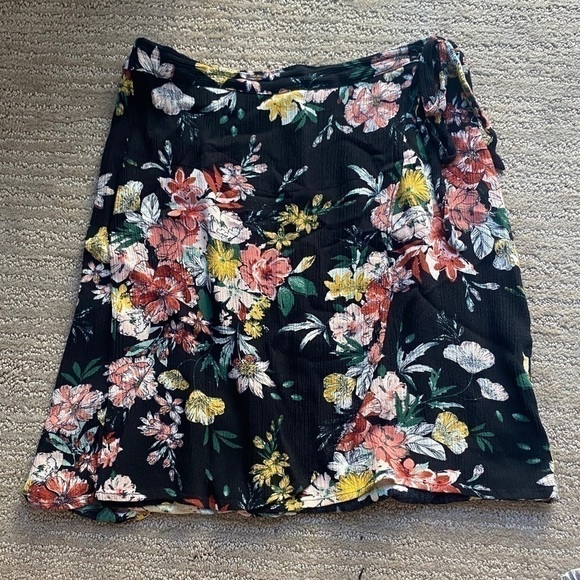 Xhilaration Dresses & Skirts - Xhiliration - black floral skirt size small